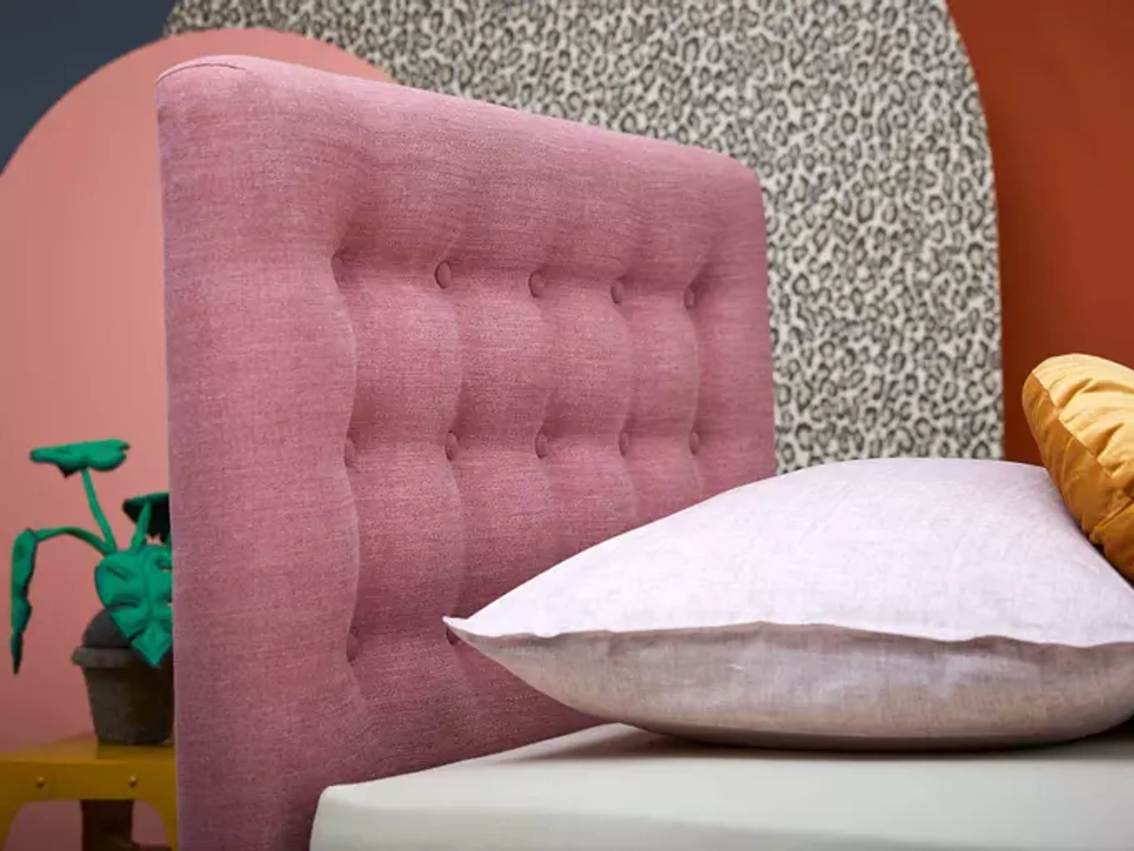 Stellen Sie das Jugendbett individuell zusammen